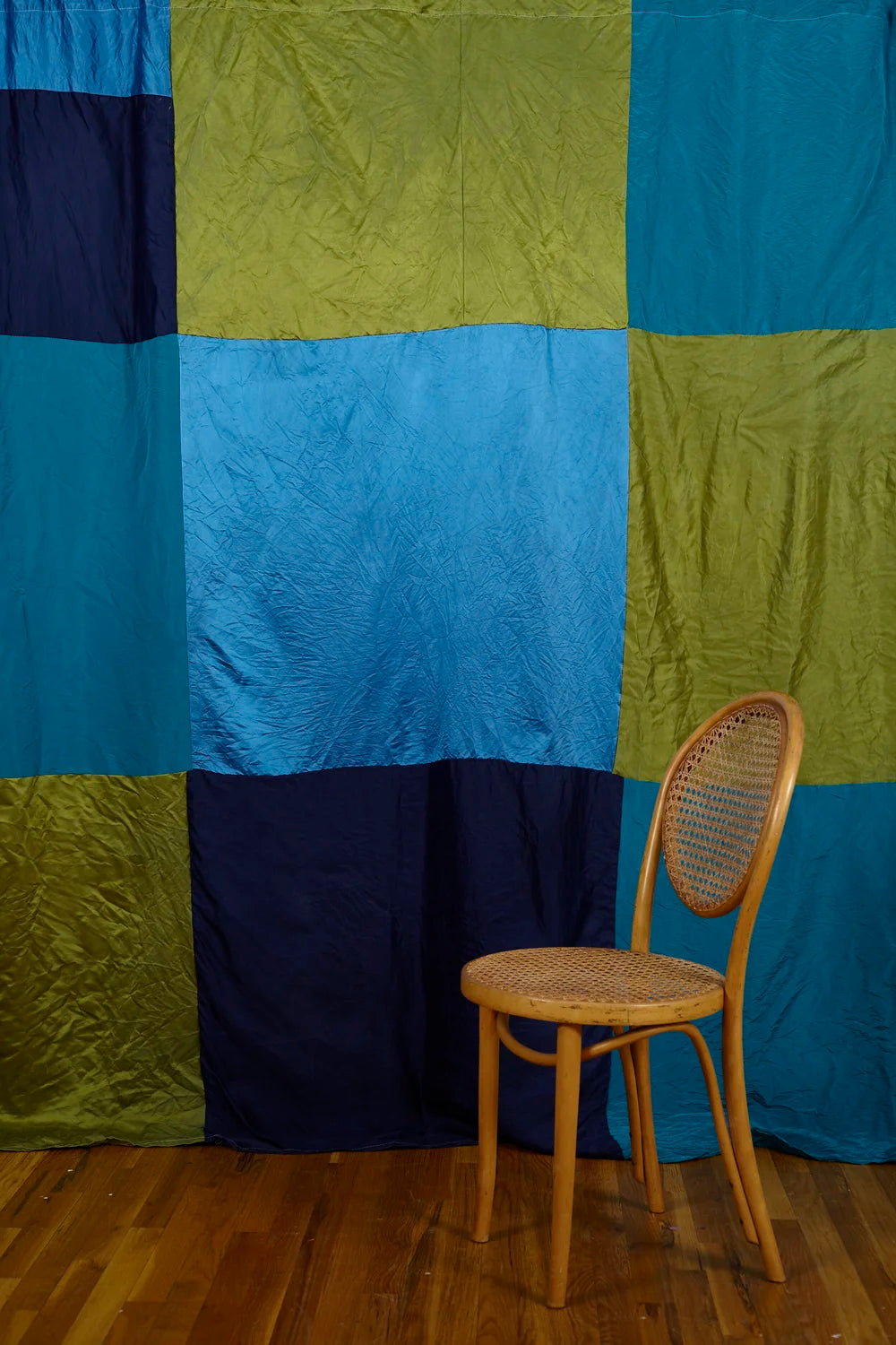 BD038 Blue in Green