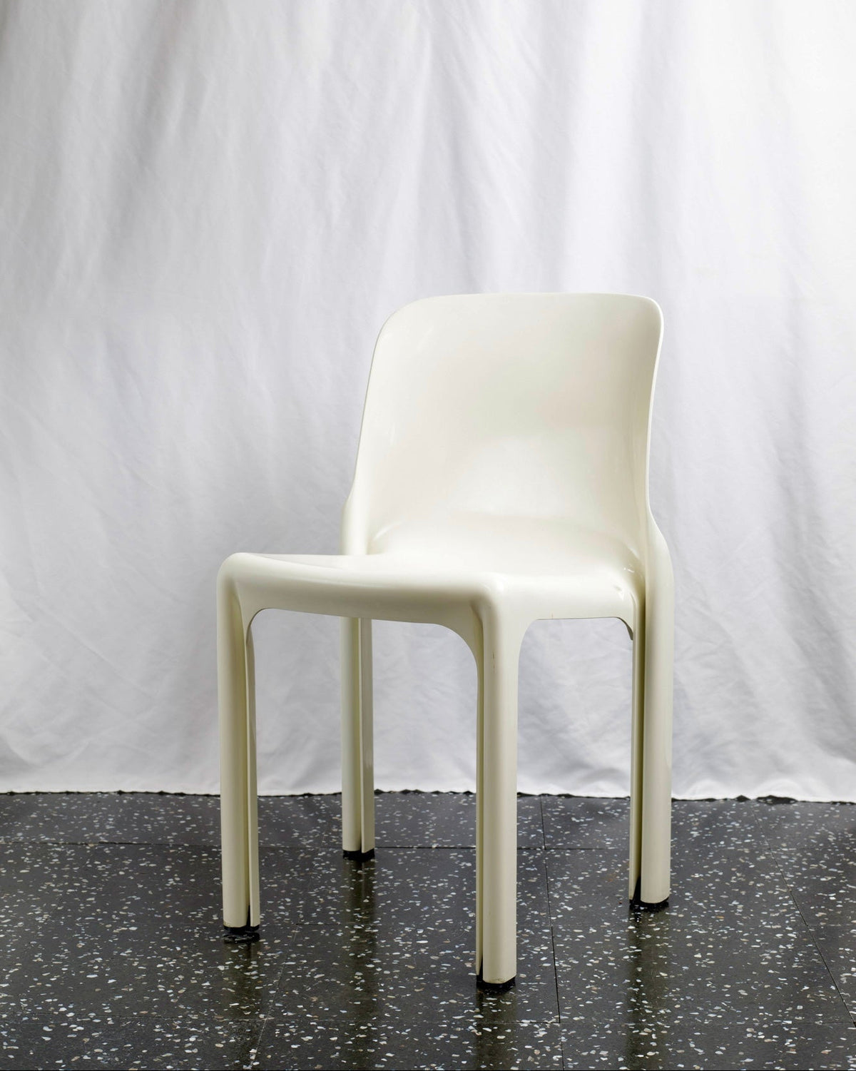 CH095 Selene Stacking Chair