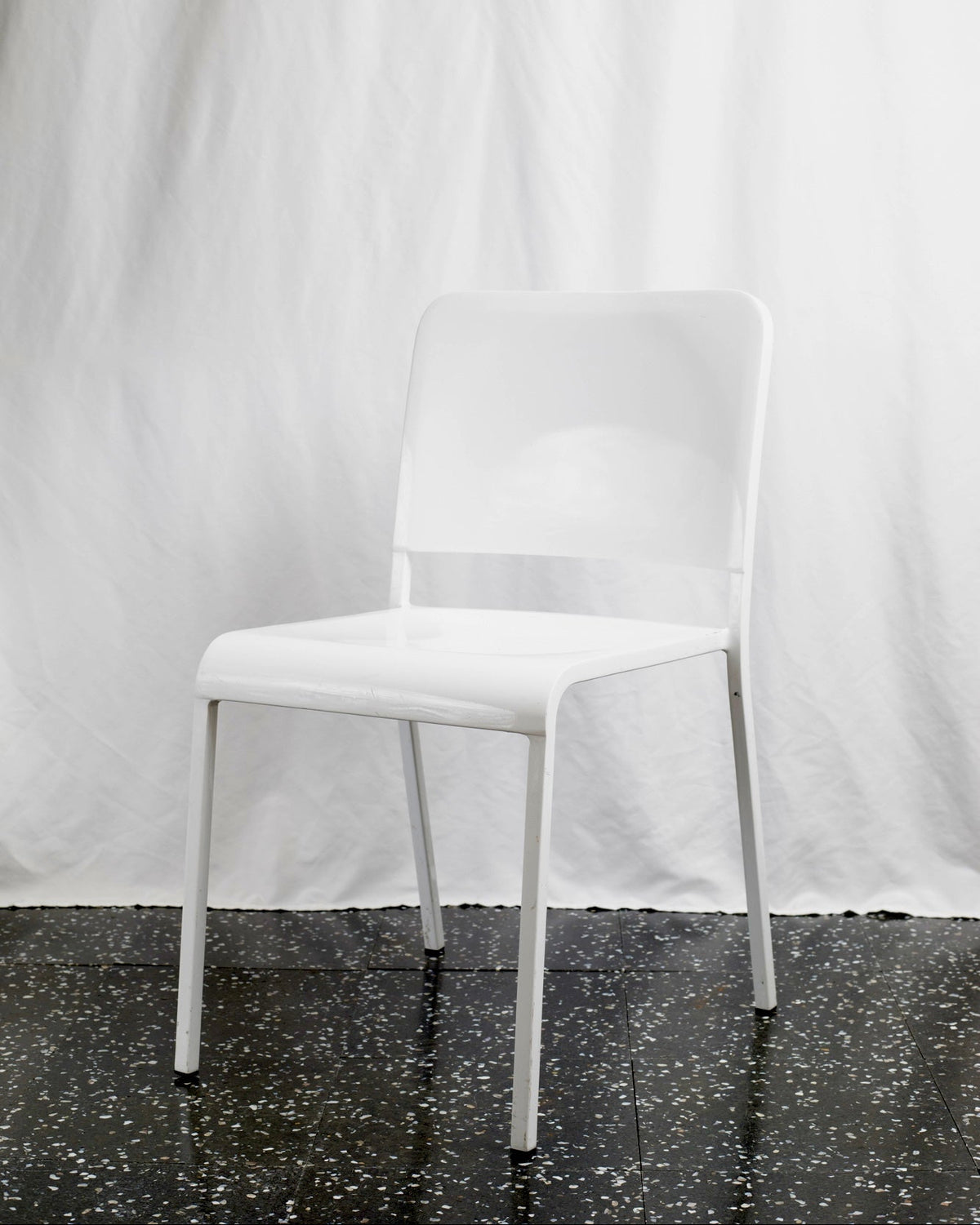 CH203 20-06 White Stacking chair