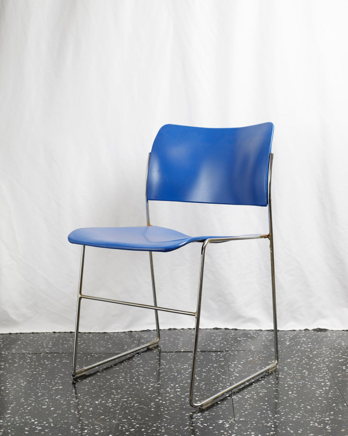 CH258 Royal Blue David Rowland 40/4 Stacking Chair
