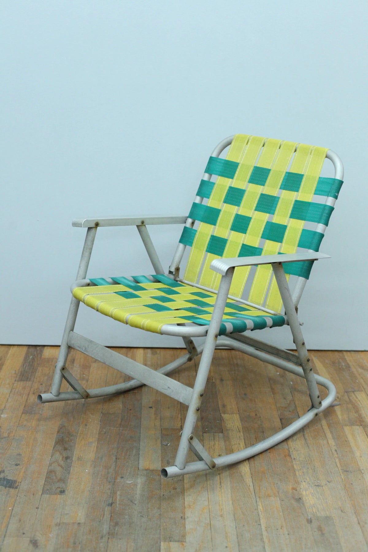 CH266 Rocking Vintage lawn chair