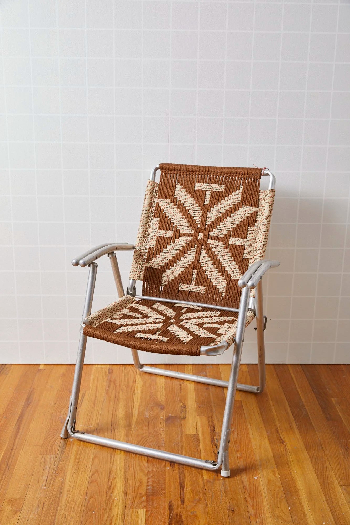 CH304 Vintage Woven Knit Lawn Chair