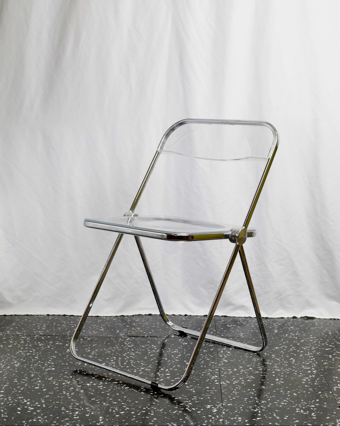 CH319 Clear Plia Folding Chair