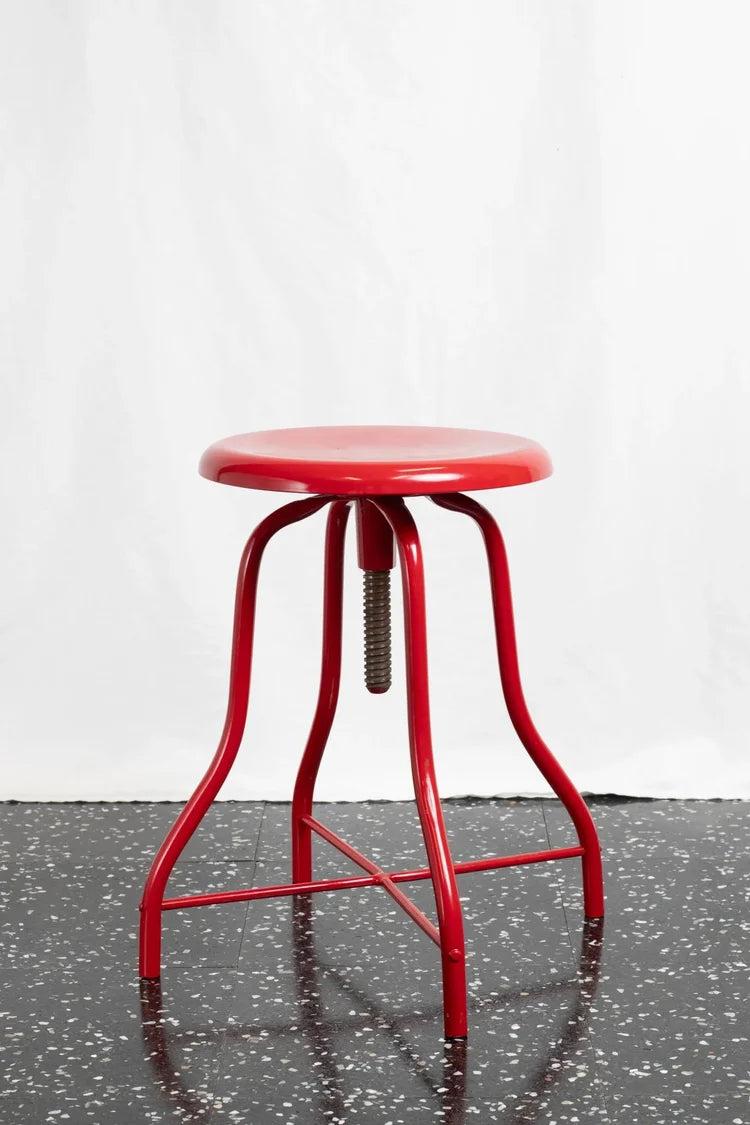 ST088 Red Vine Metal Swivel