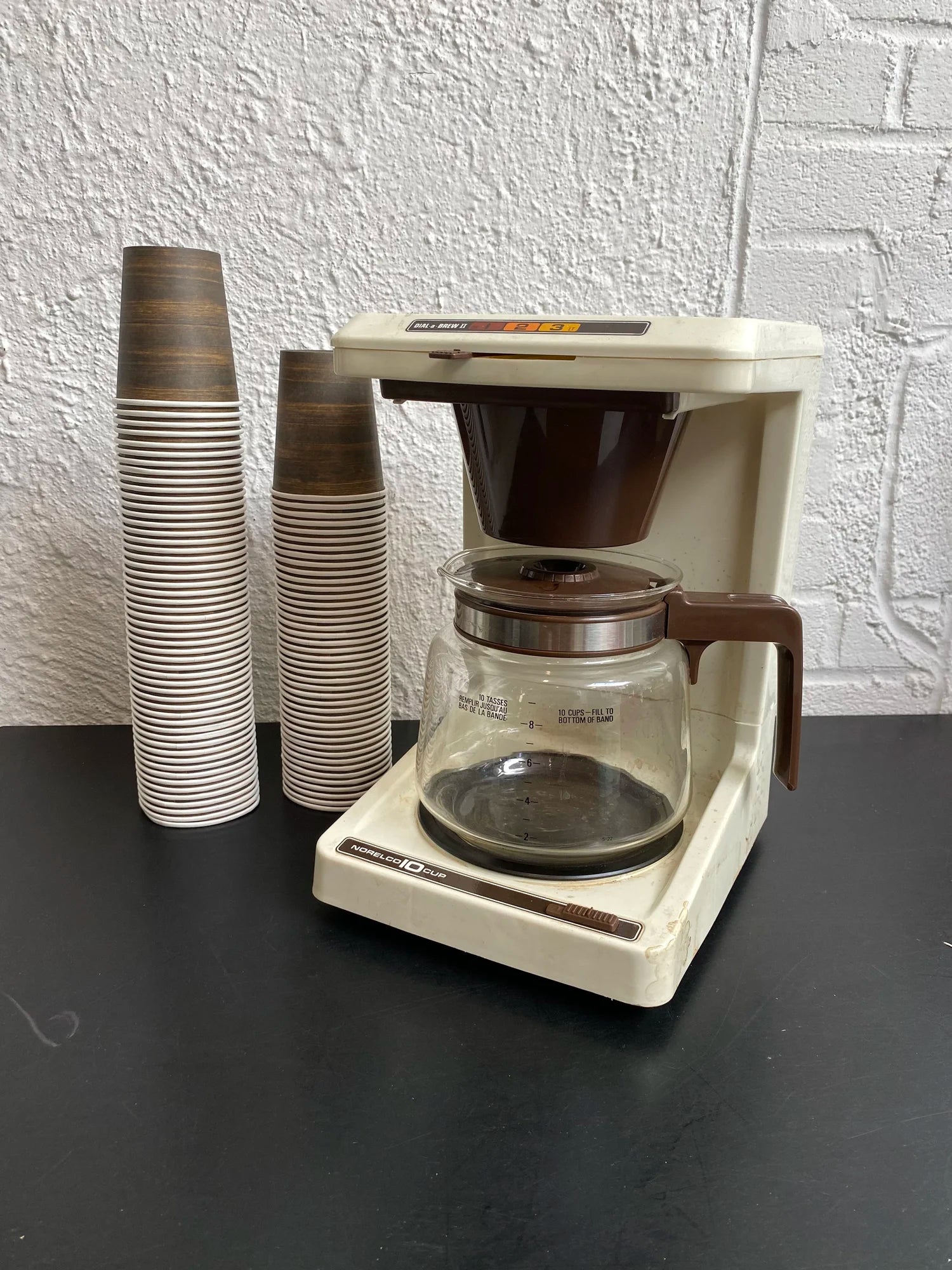APP002 Norelco 10 Cups Coffee Maker