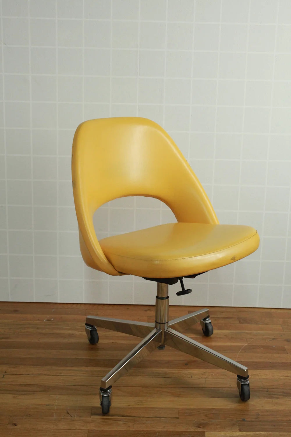 CH127 Yellow Executive Desk Chair