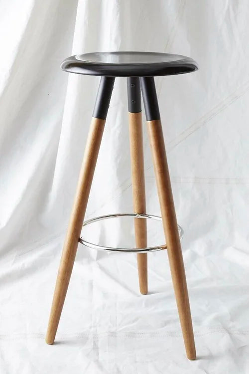 ST017 Three-Legged Stool