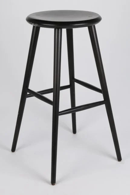 ST260 Riita L's Board and Room Stool