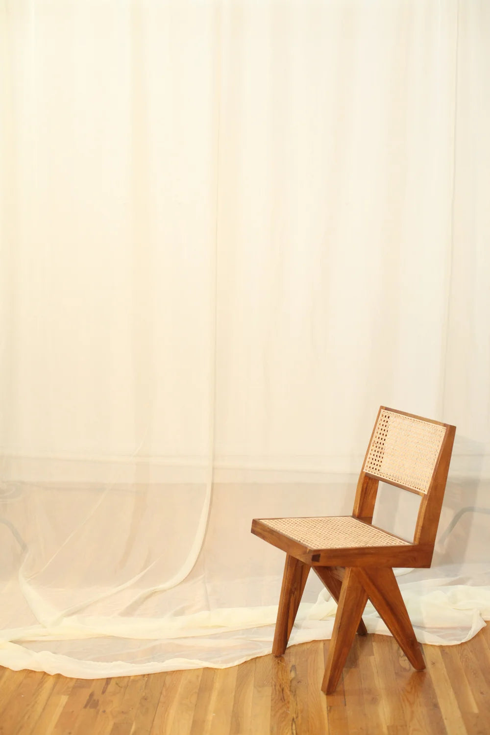 BD202 Cream Sheer