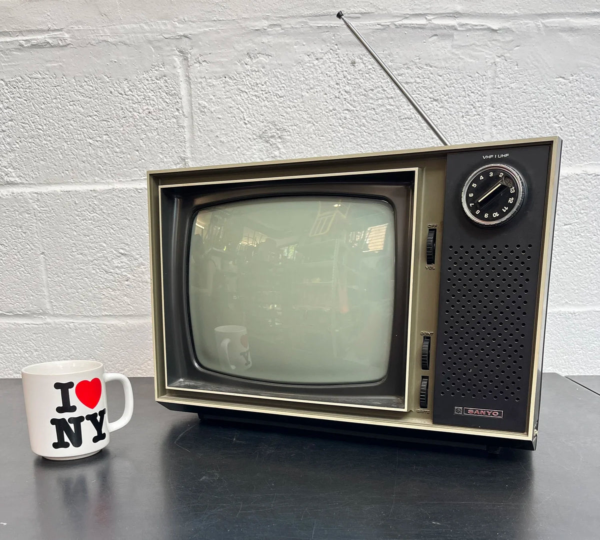 TV003